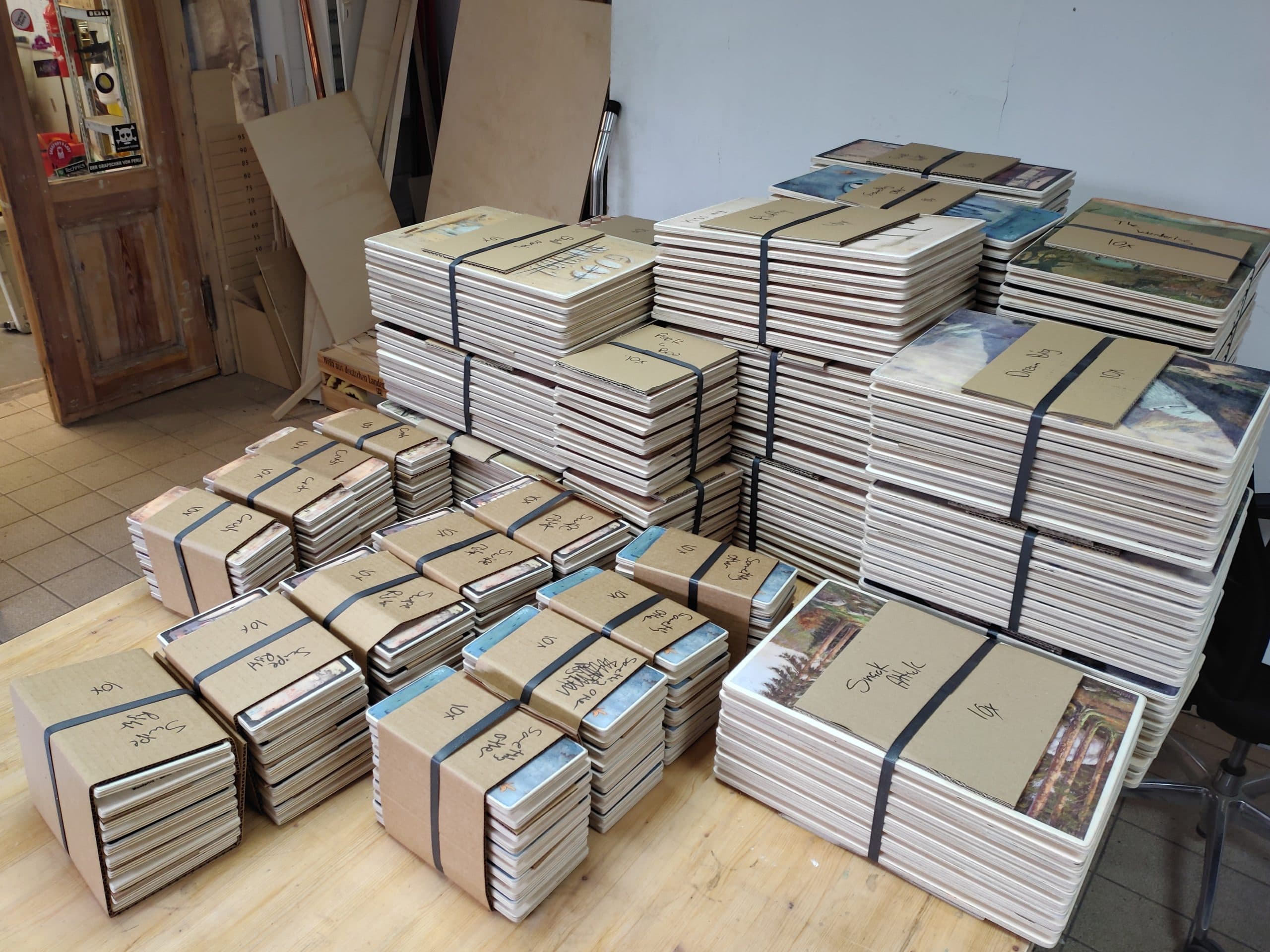 Kleinformat UV-Kunstdrucke auf Holz — Zozoville Gallery Berlin B2B-Serie