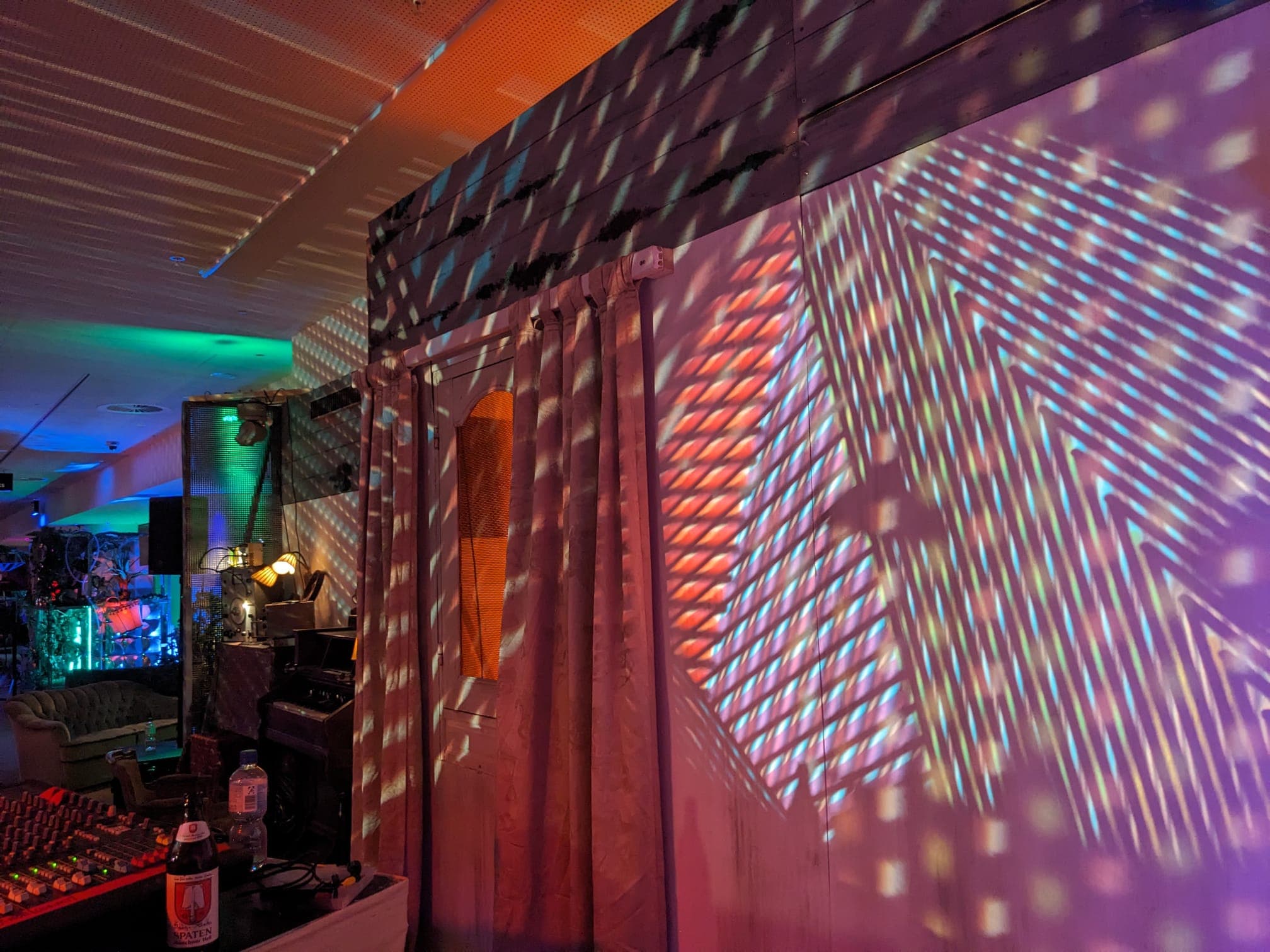 Theaterlichtprojektor — bedruckte Glasplatten von Glastrix für Friederich Gobesso